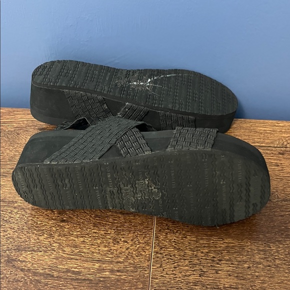 Yellow Box Sandals - Picture 5 of 5